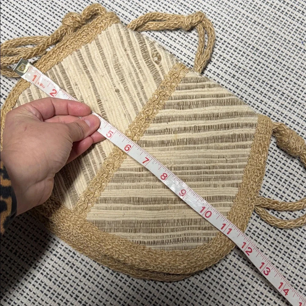 Stylish Tan and Cream Woven natural Shoulder Bag - Picture 7 of 8